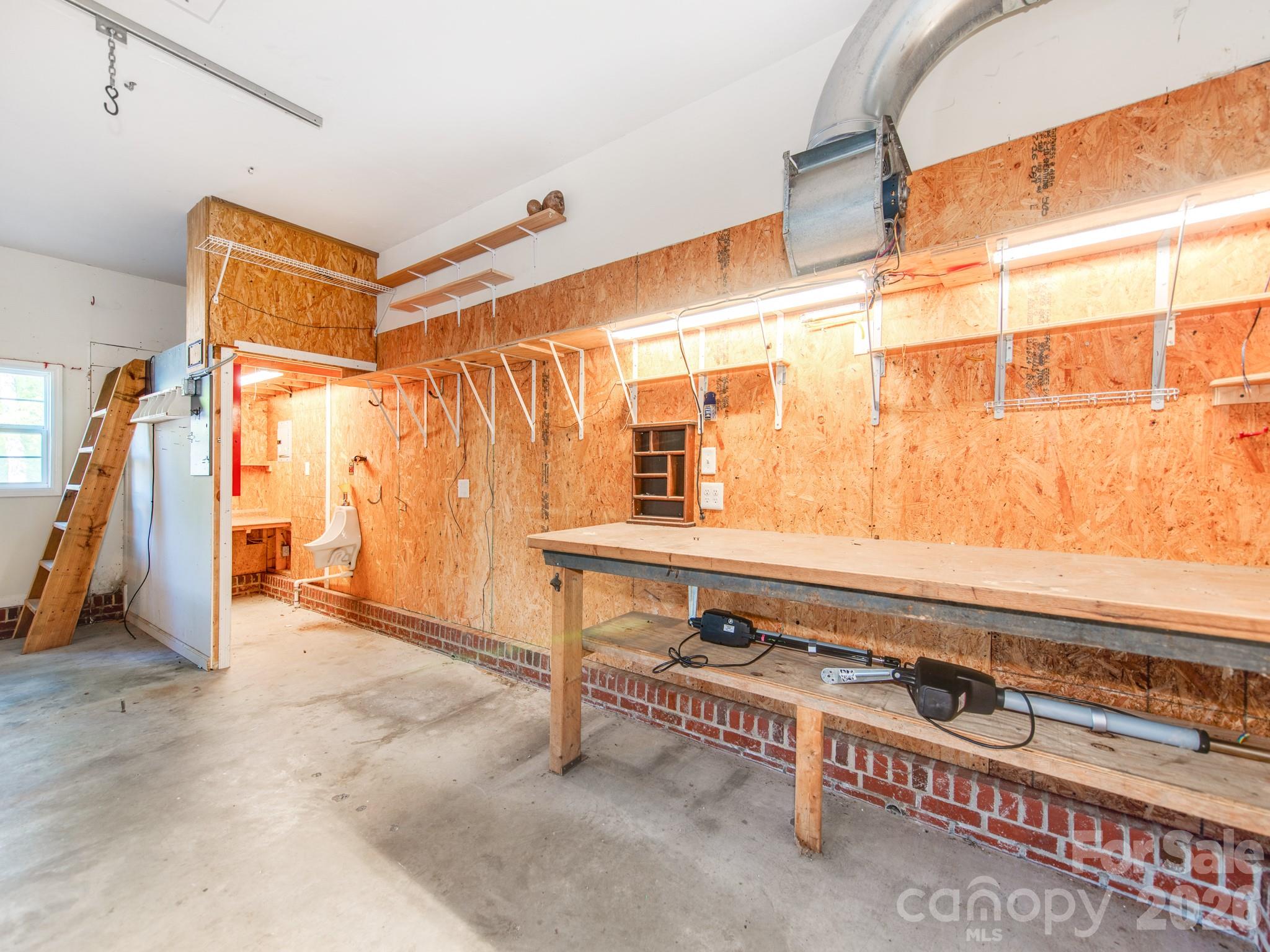 Sunset Dr - Residential