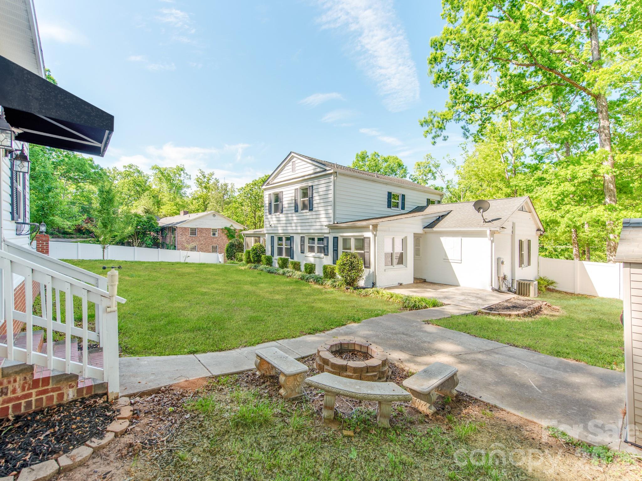 Sunset Dr - Residential