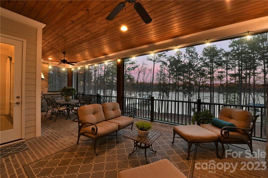 Mclean - South Shore - Residential