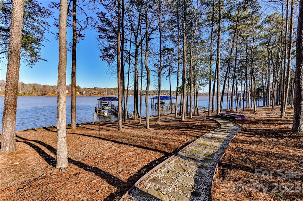 Mclean - South Shore - Residential