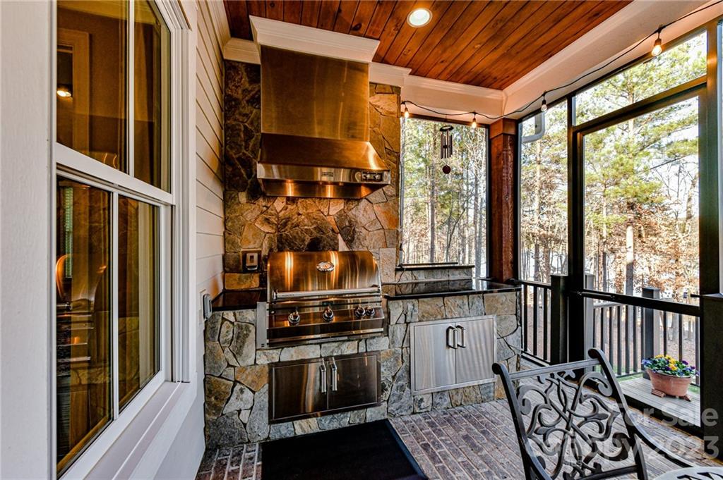 Mclean - South Shore - Residential