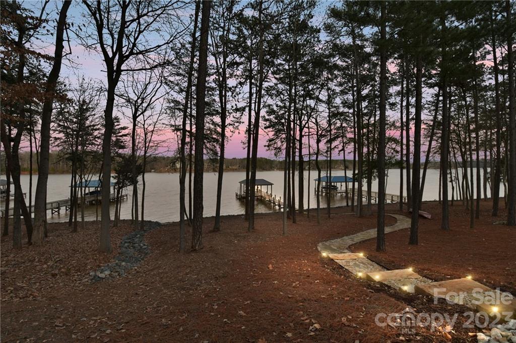 Mclean - South Shore - Residential