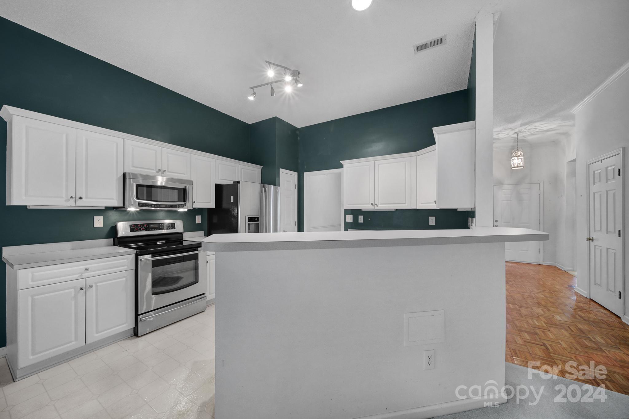 WHITEGROVE - Residential