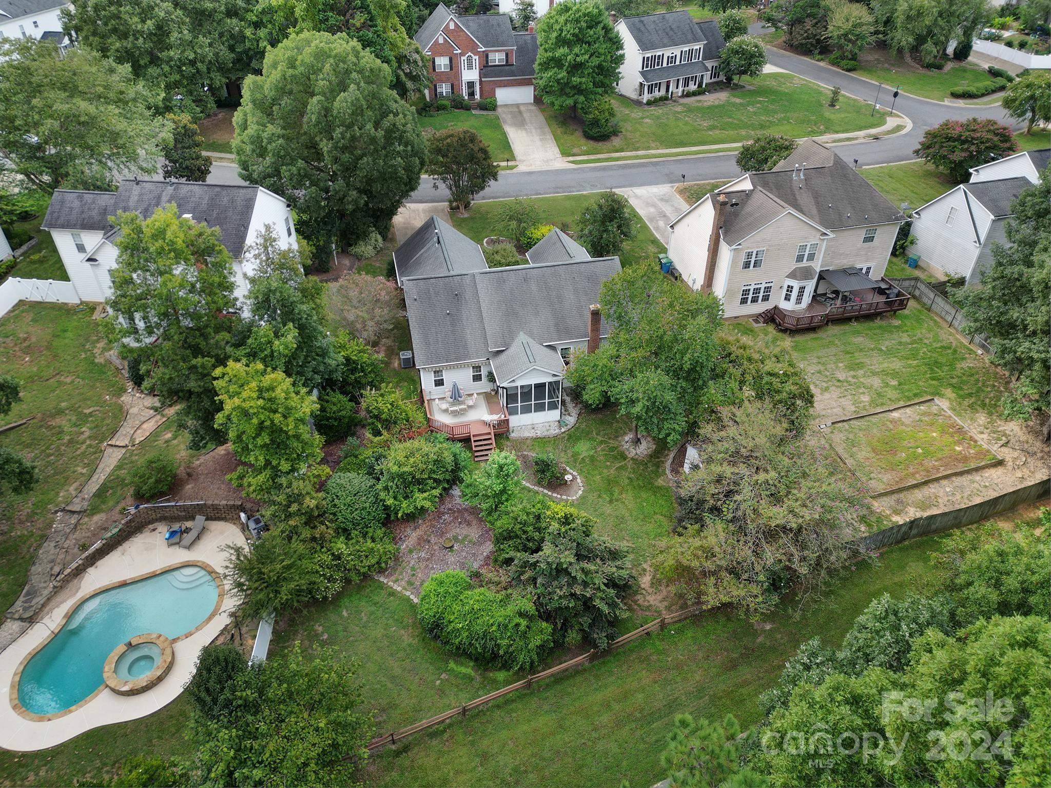 WHITEGROVE - Residential