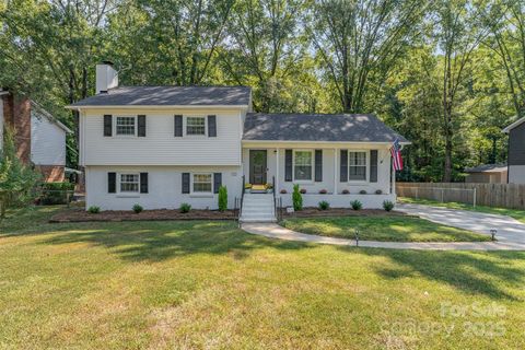 743 Pineborough Road Charlotte NC 28212