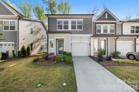 Photo of 5320 Somerset Hill Lane, Charlotte, NC 28269 (MLS # 4355861)