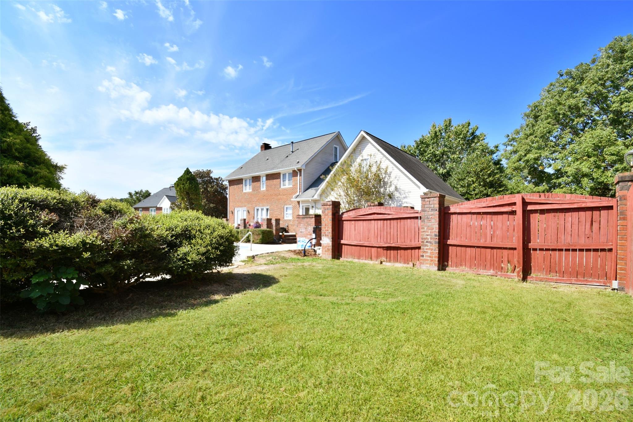 Hunters Pointe - Residential