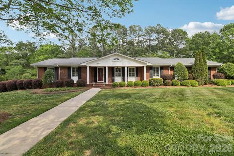 Photo of 1002 Ridge Street, Albemarle, NC 28001 (MLS # 4362620)