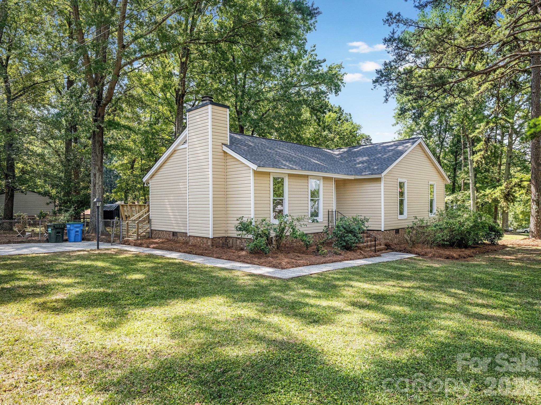 9501 Buckskin Lane
