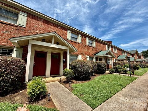 Photo of 1207 Green Oaks Lane #J, Charlotte, NC 28205 (MLS # 4387907)