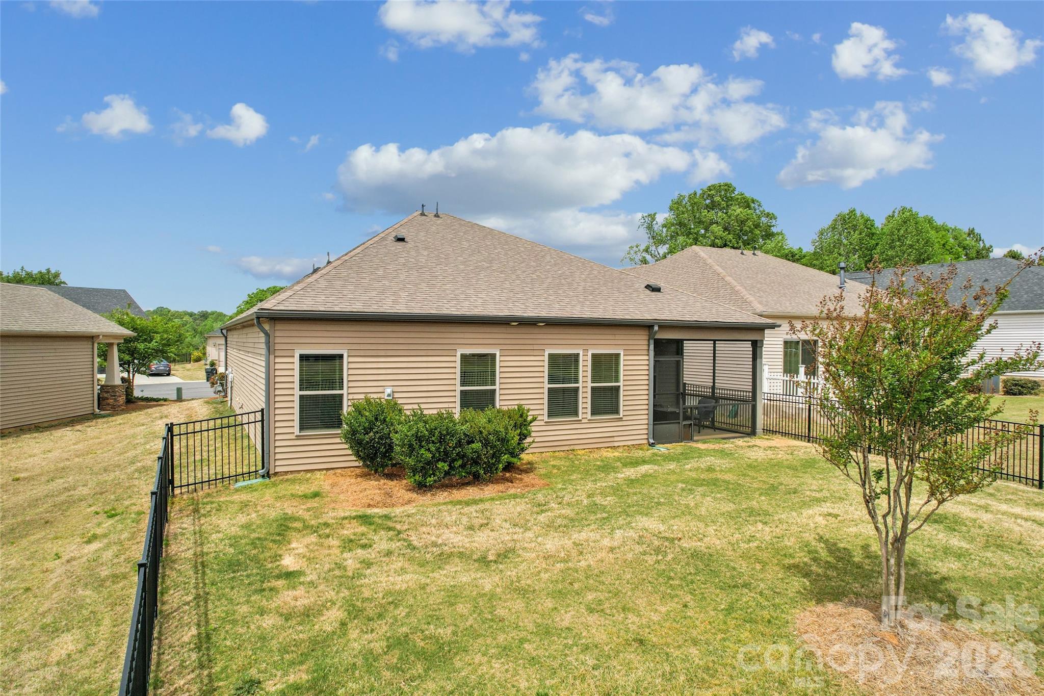 Larkhaven Hills - Residential