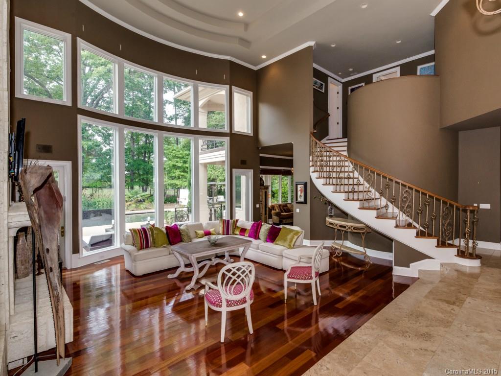 The Peninsula - Residential