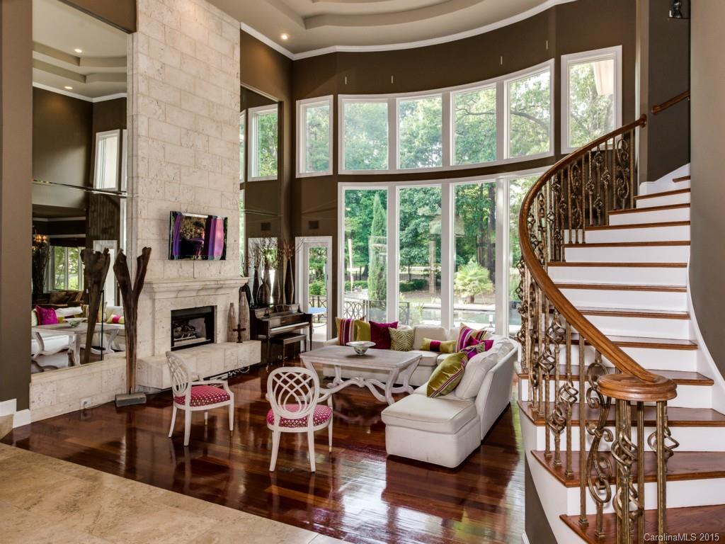 The Peninsula - Residential