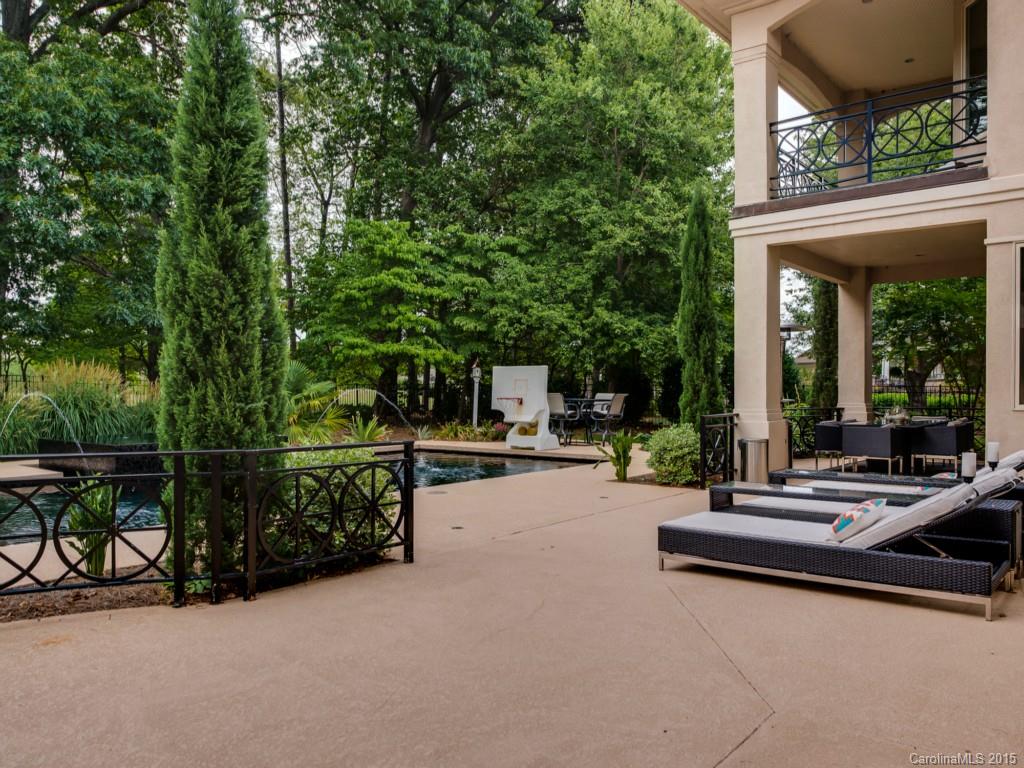 The Peninsula - Residential
