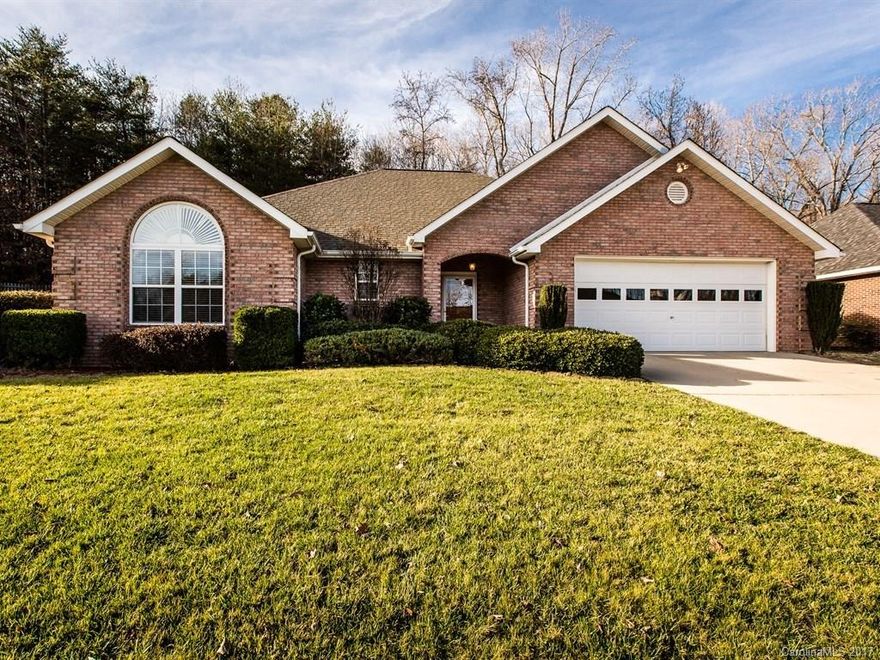 Amazing full brick ranch in Fort Mill schools, close to everything! Bright sunroom & landscaped rear yard. County taxes only. Prime Location. Split bedroom floor plan w/granite & hardwood floors.