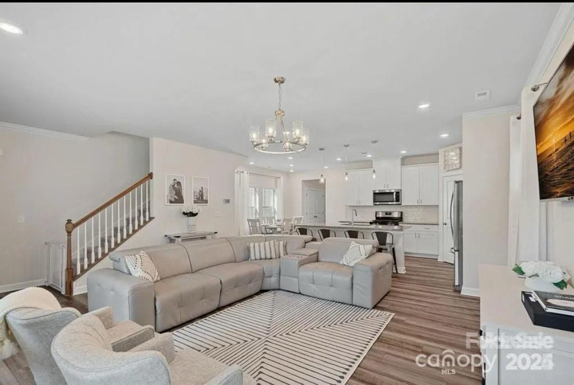 Stoneybrook Station - Residential Lease