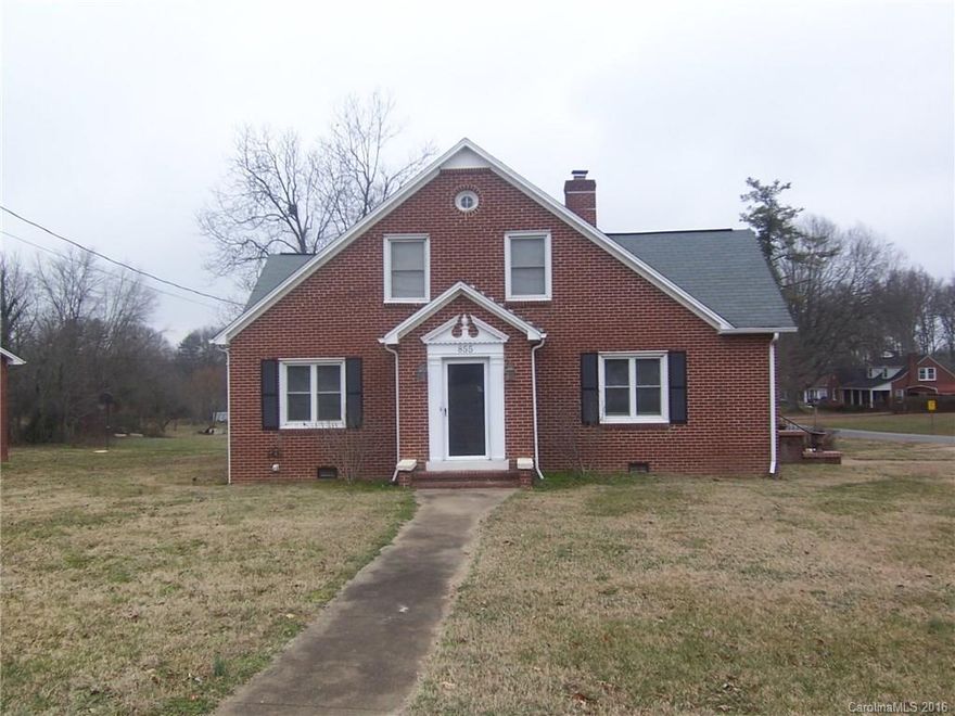 Brick 1 1/2 story. Hardwoods and carpet. Large kitchen with island. Bonus Room. Fireplace in living room. Covered porch. Single garage in basement. Quite neighborhood.