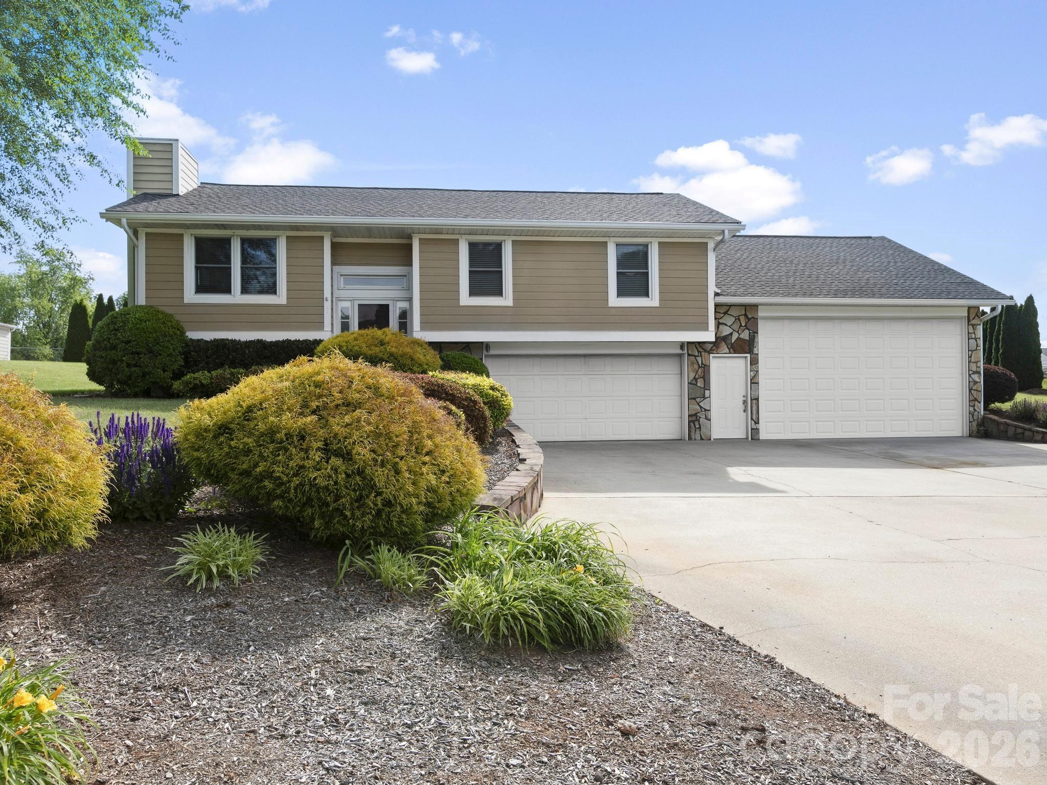 3 Fieldcrest Drive