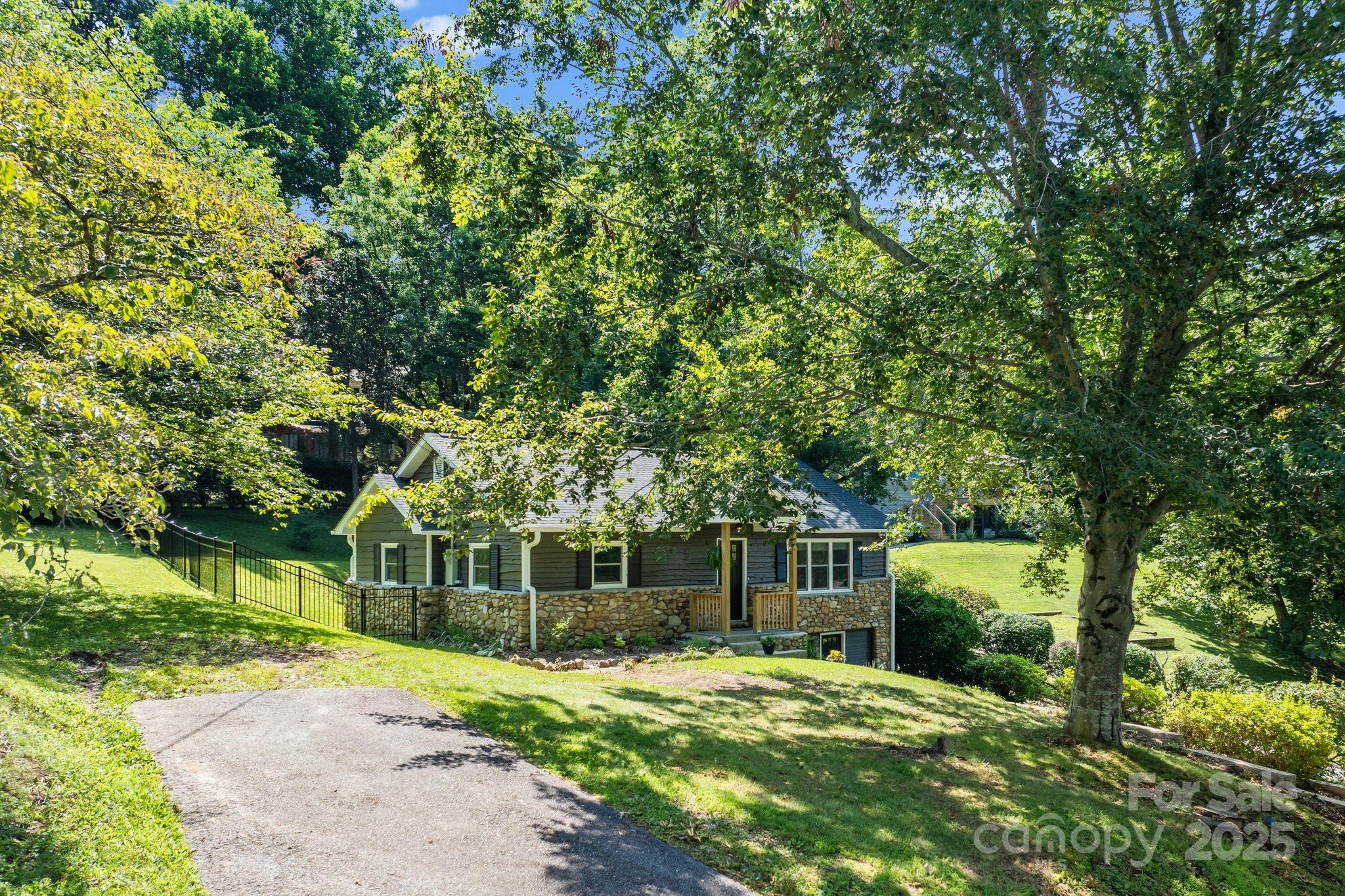 11 Upland Road