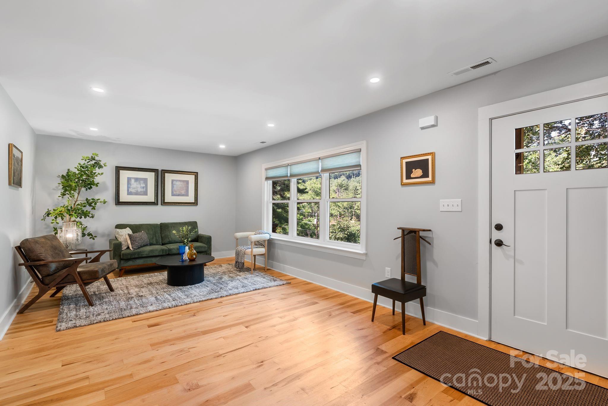 11 Upland Road