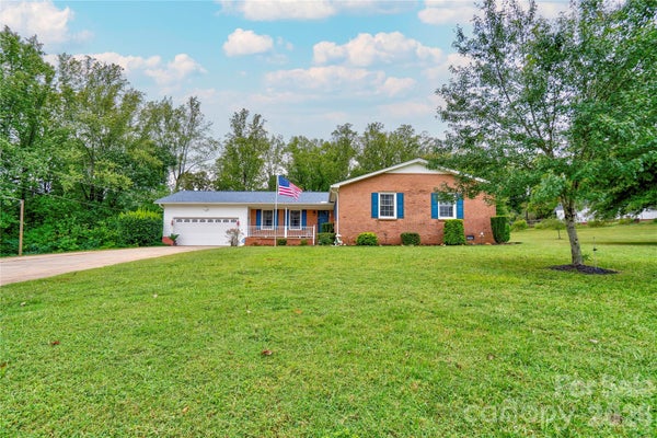 626 LEANDER ST, SHELBY, NC 28152 - Image ed848b4e1c9956889e76ca5f16c27579/3104036020