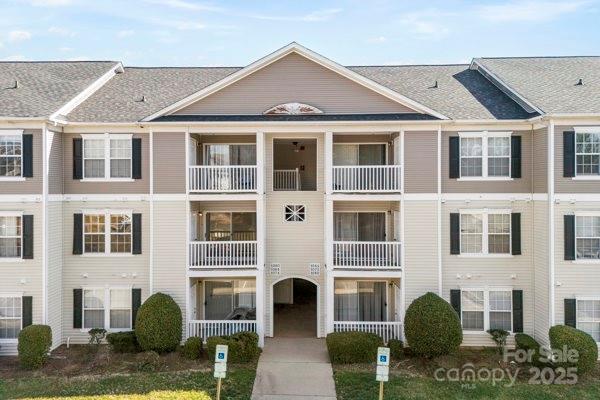 1068 Plaza Walk Drive