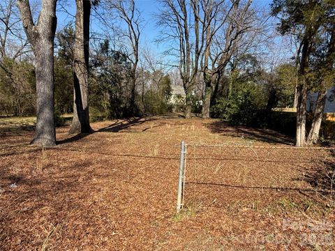 Photo of 4109 Redwood Avenue, Charlotte, NC 28205 (MLS # 4356771)