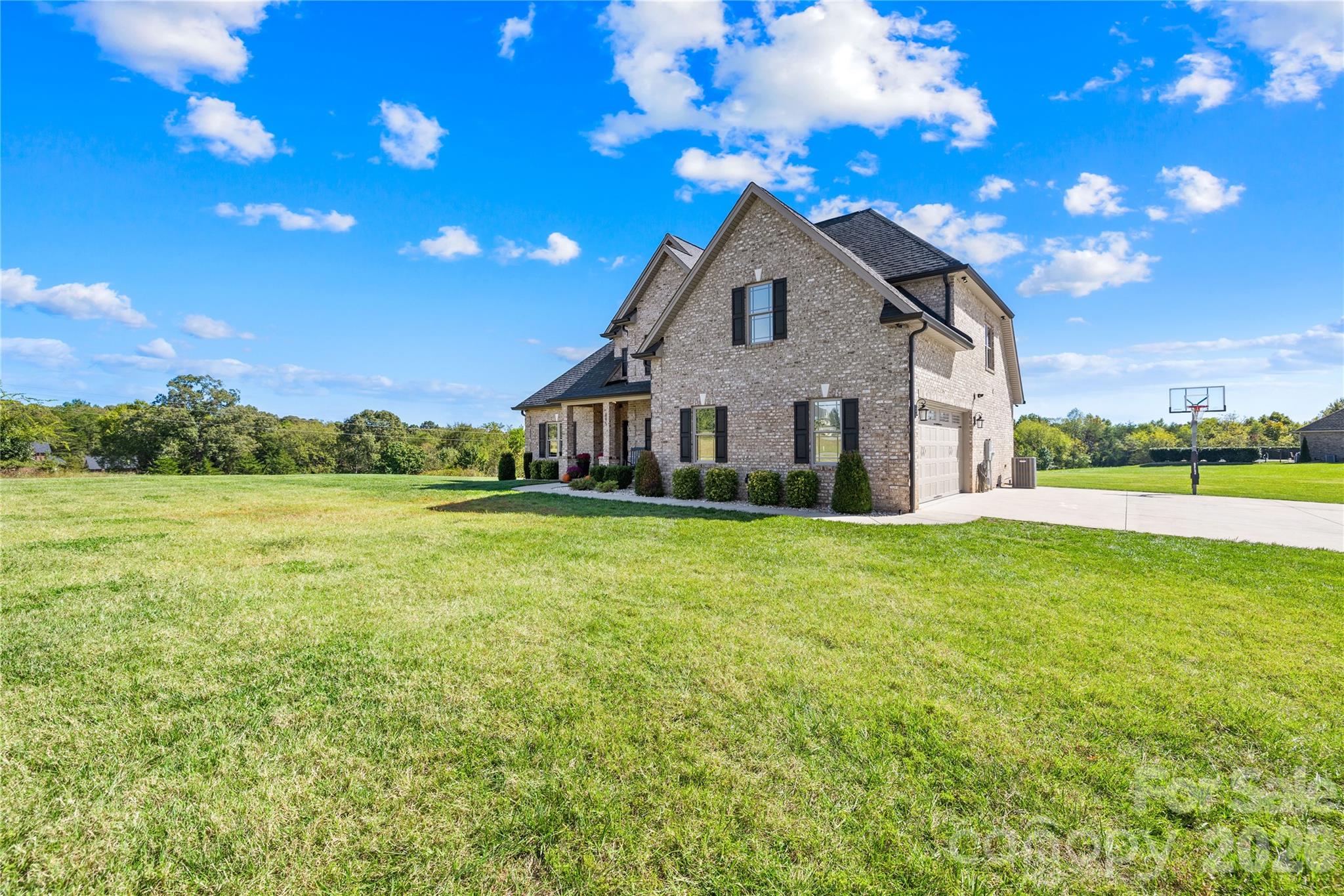 895 Oak Ridge Farms Circle