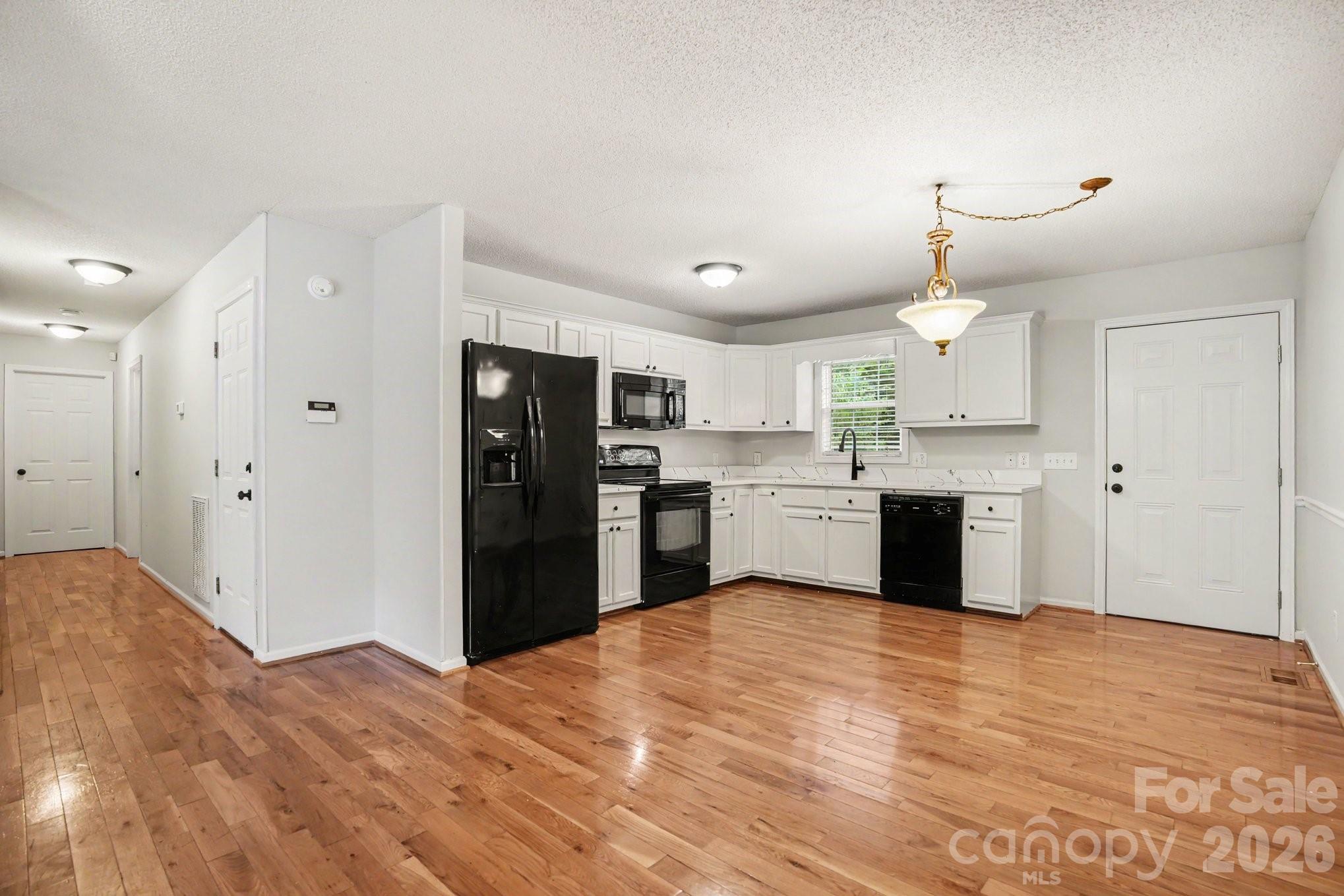 2466 Wilderness Lane