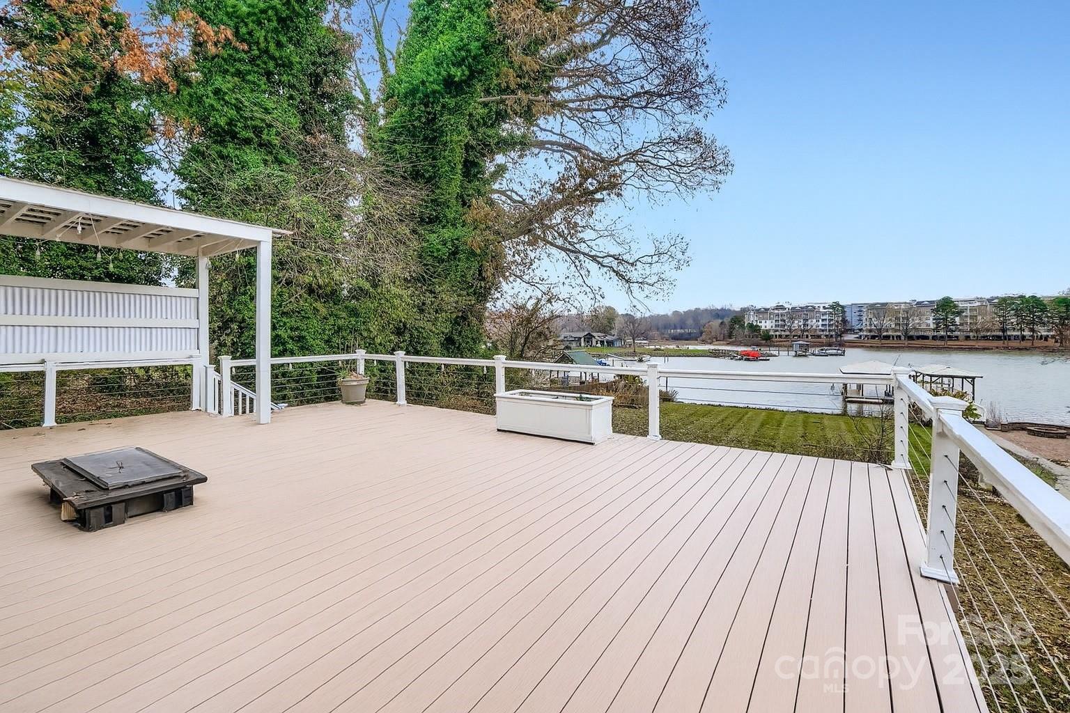 Queens Cove - Residential