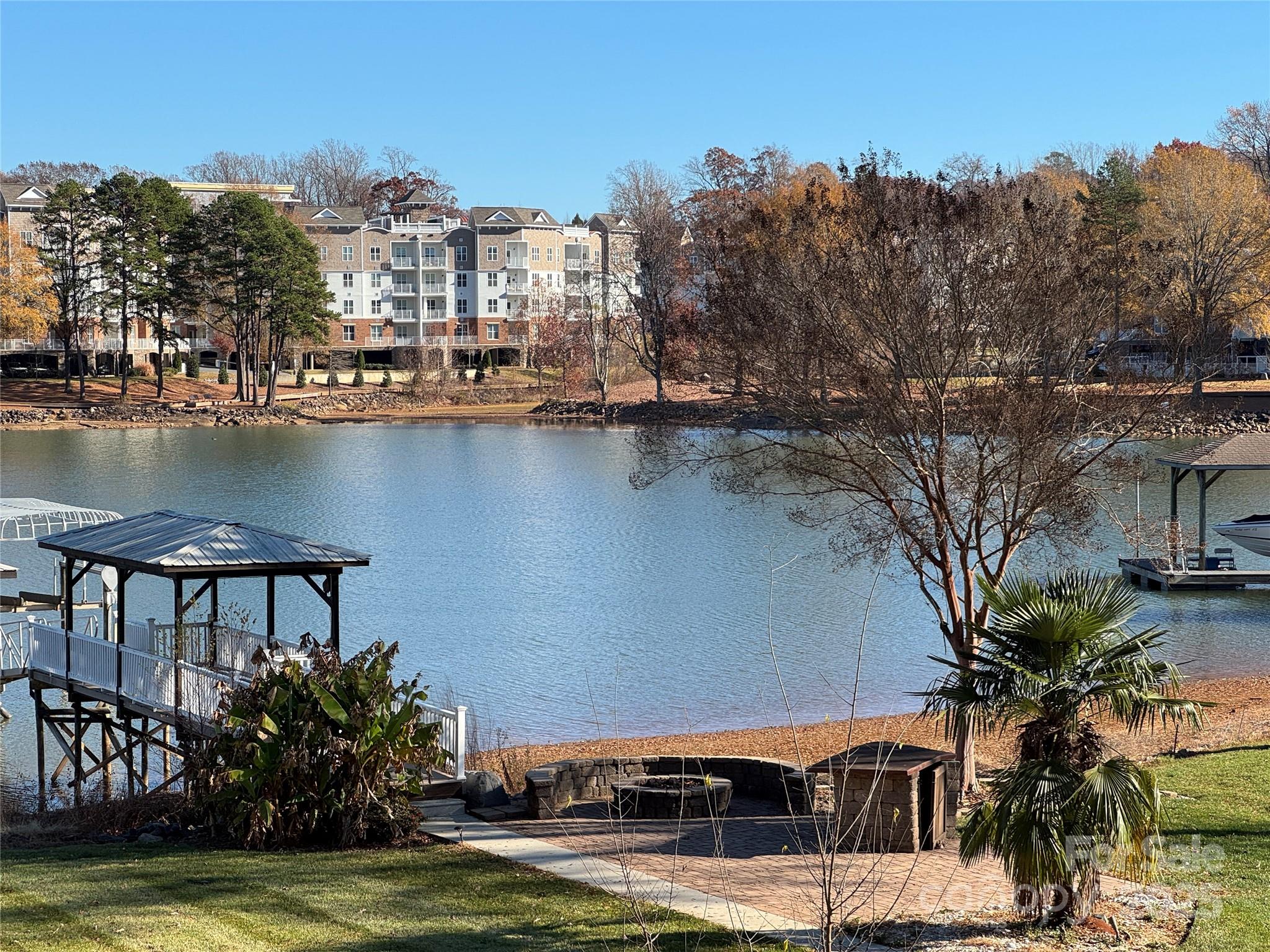 318 Queens Cove Road