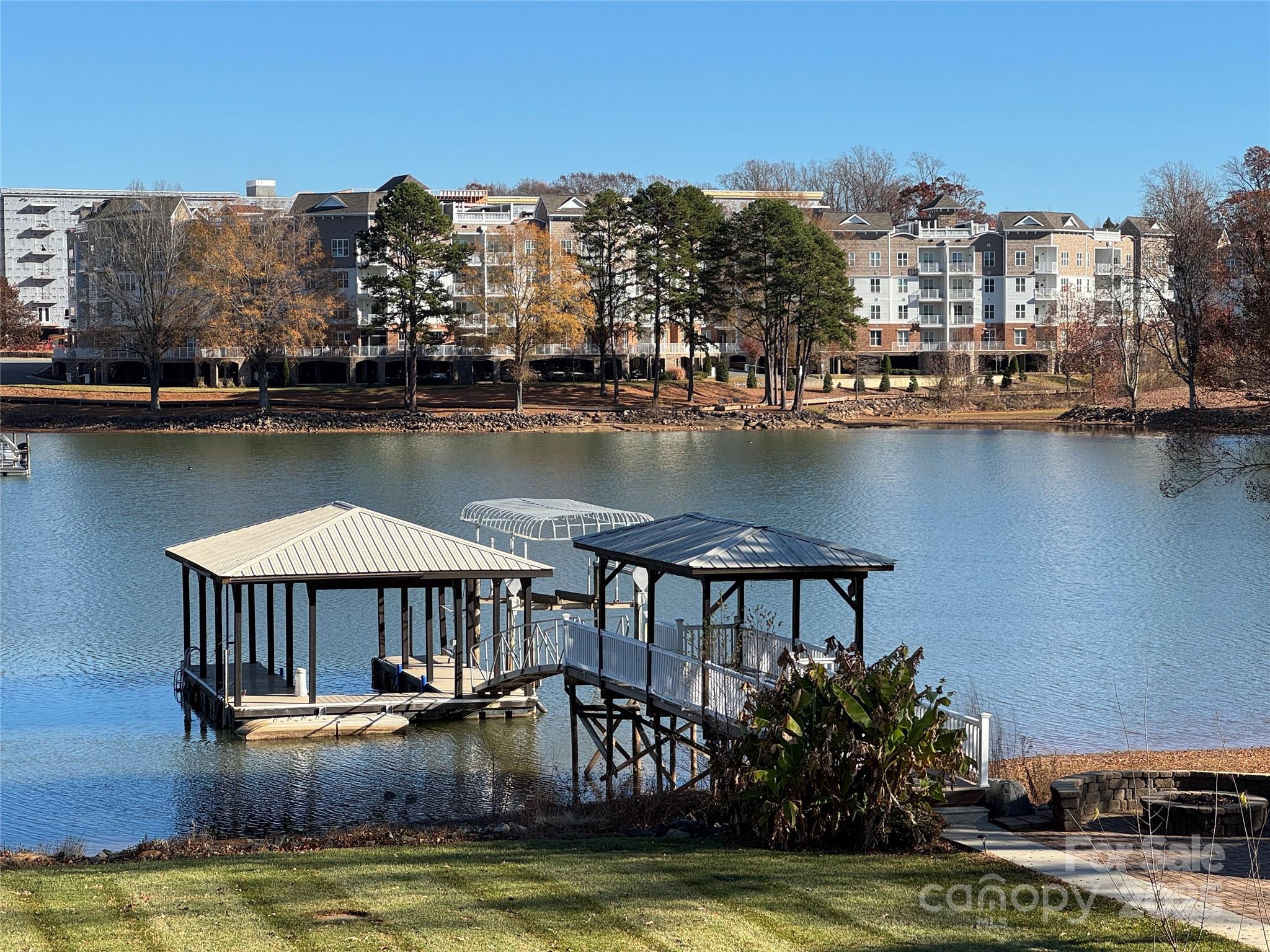 318 Queens Cove Road