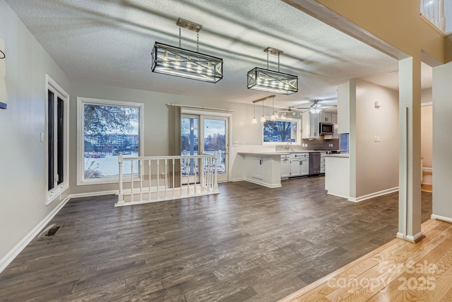 Queens Cove - Residential