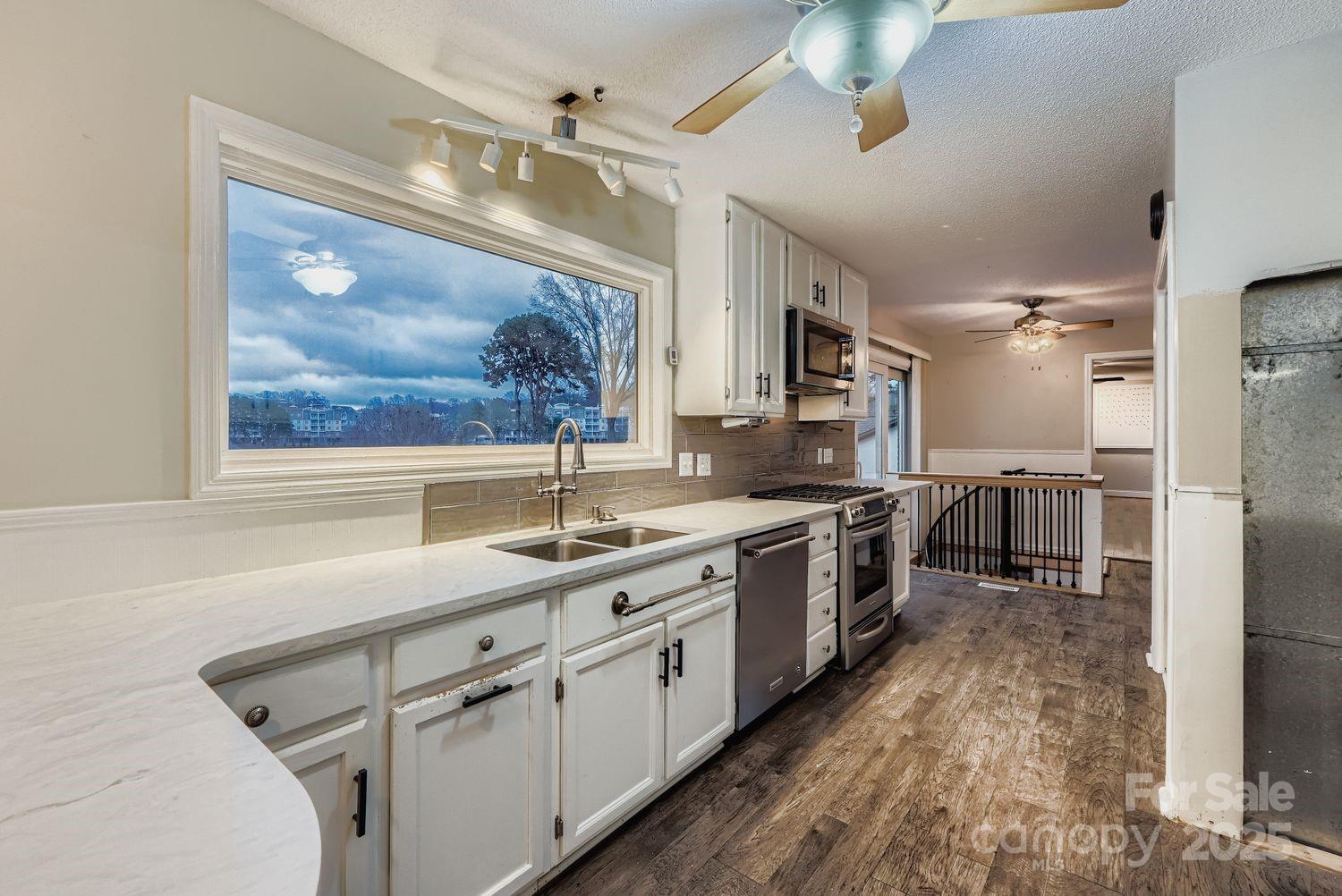 Queens Cove - Residential