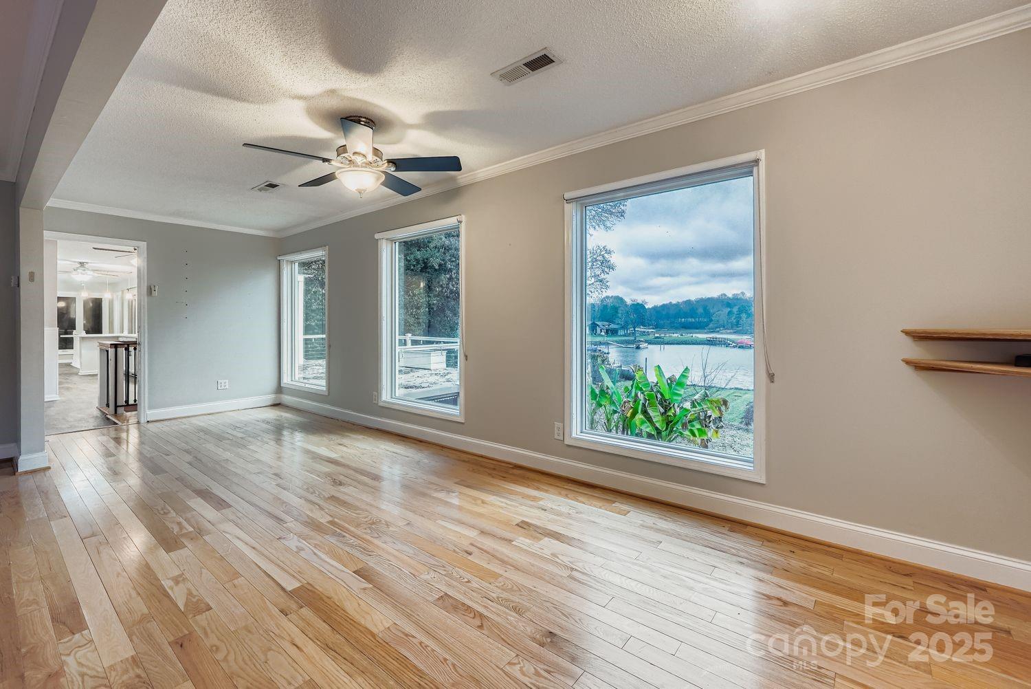 Queens Cove - Residential