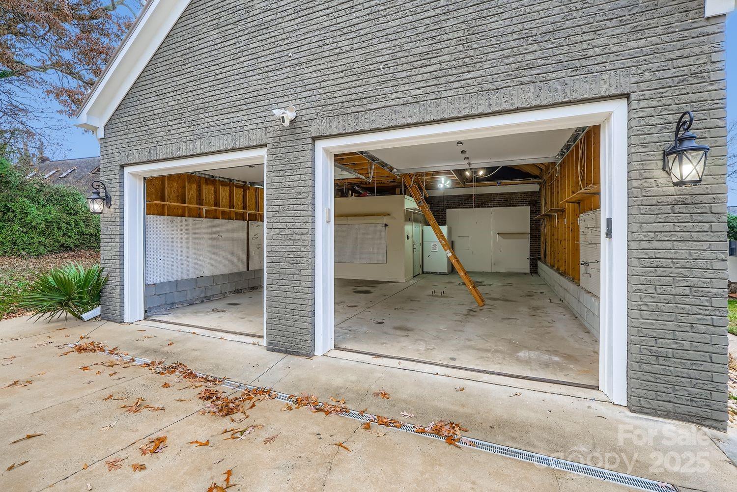 Queens Cove - Residential