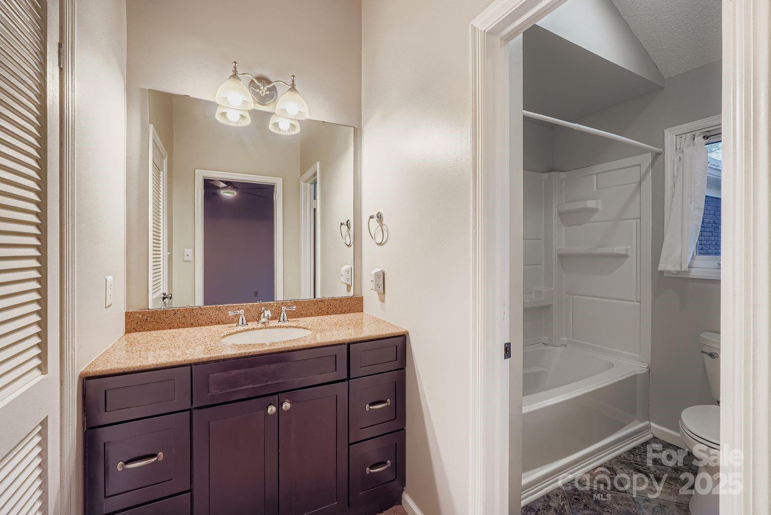 Queens Cove - Residential