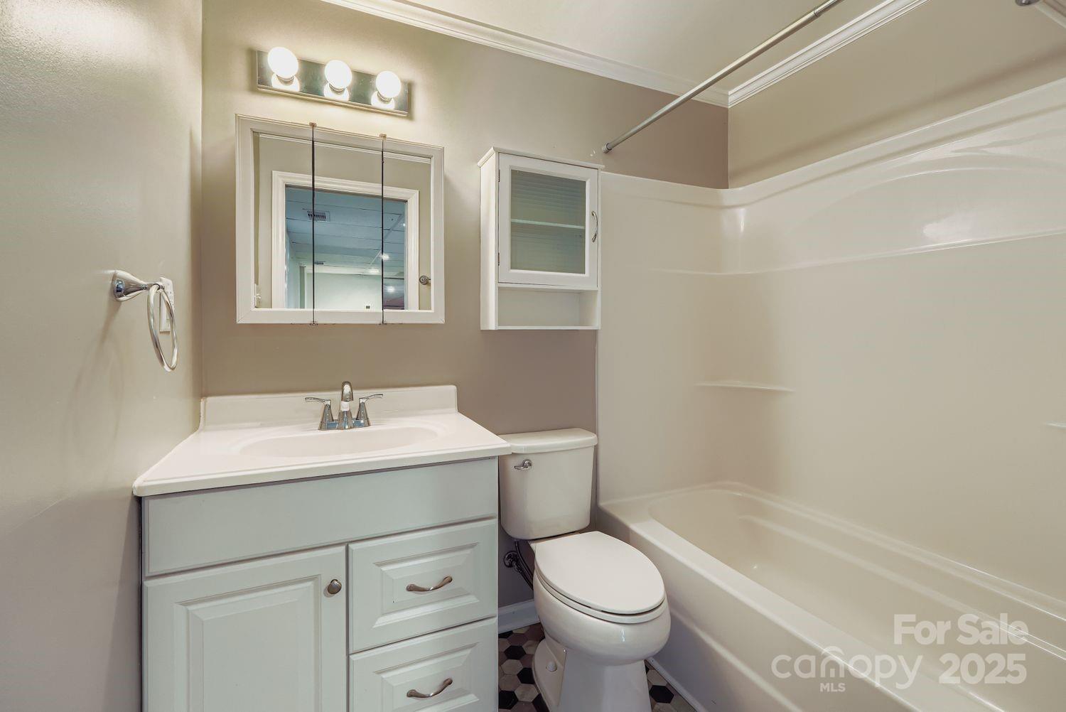 Queens Cove - Residential