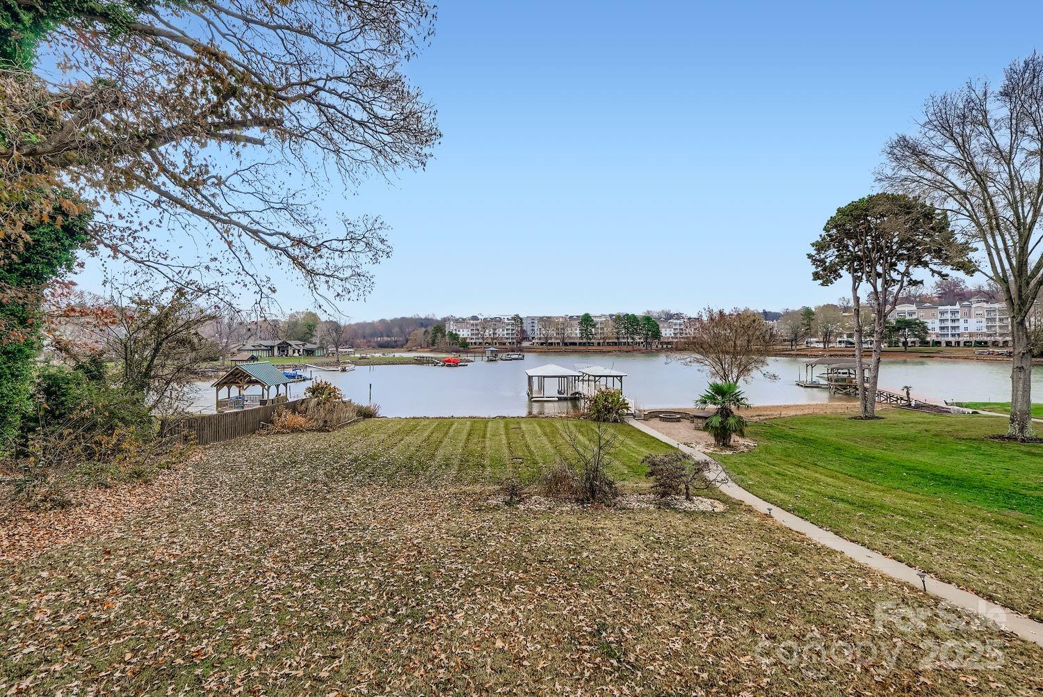 Queens Cove - Residential