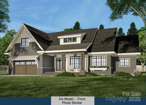 Photo of 32 W Park Avenue, Hendersonville, NC 28792 (MLS # 4127862)