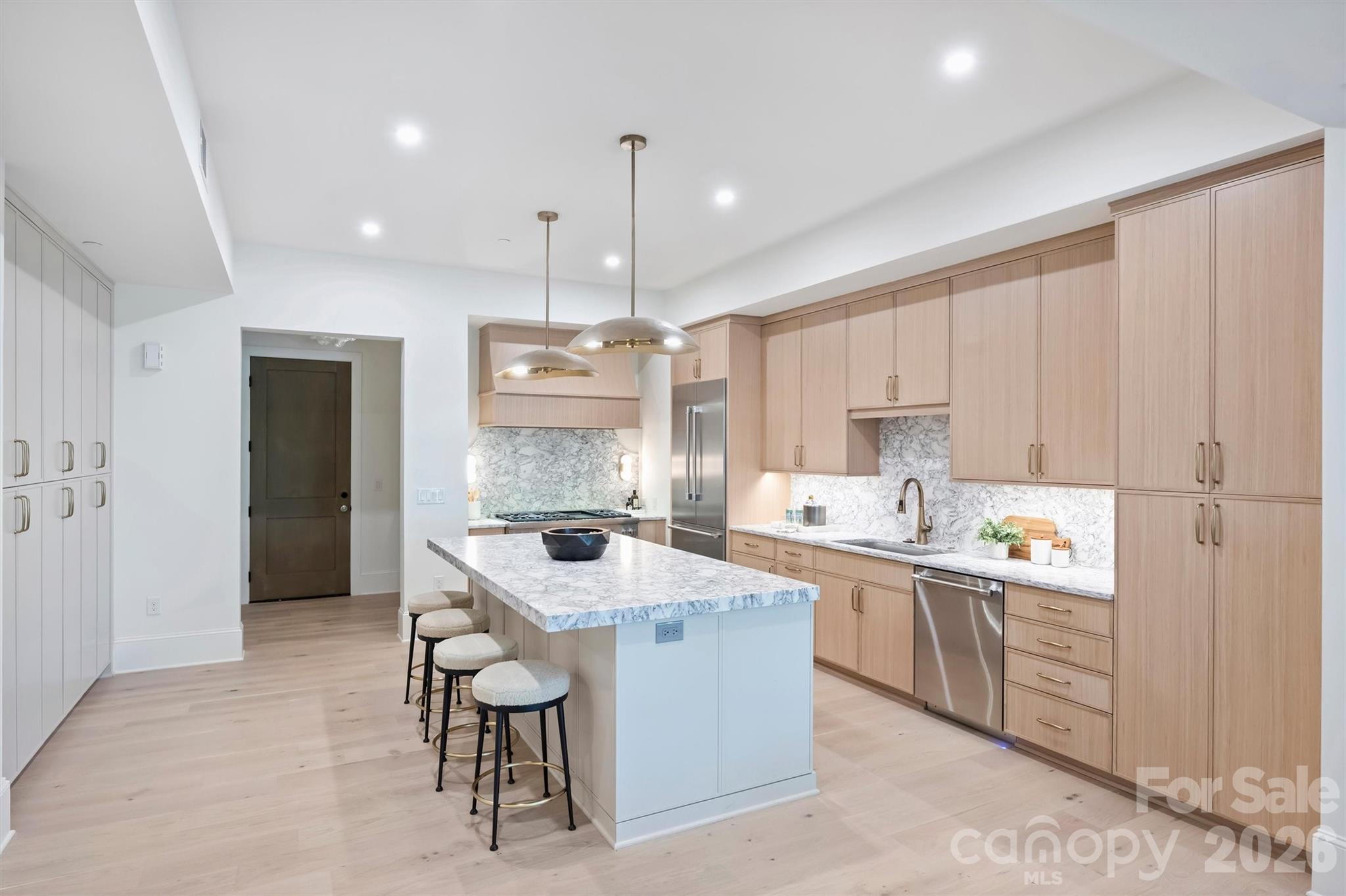 409 Queens Road 301