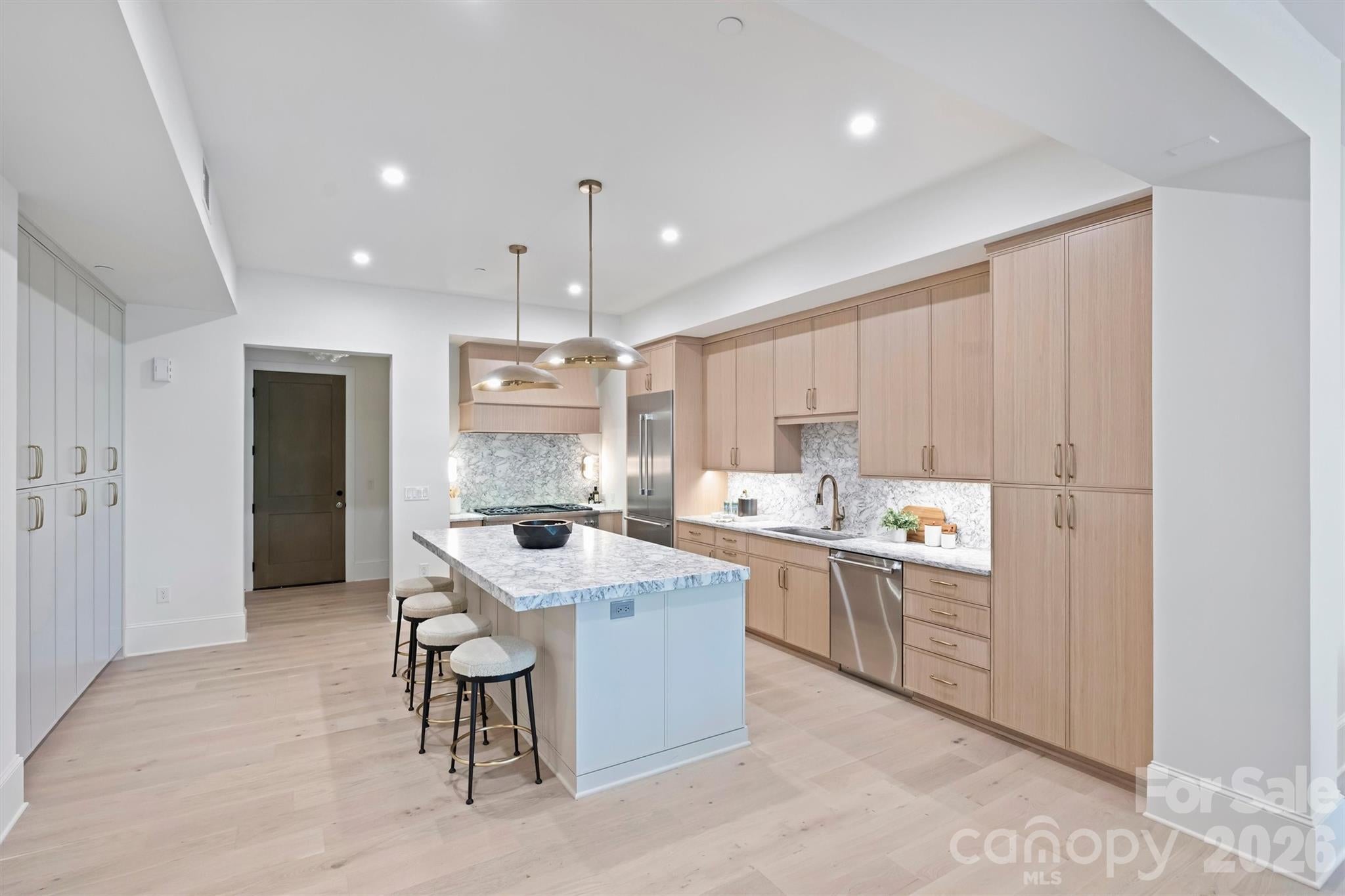 409 Queens Road 301