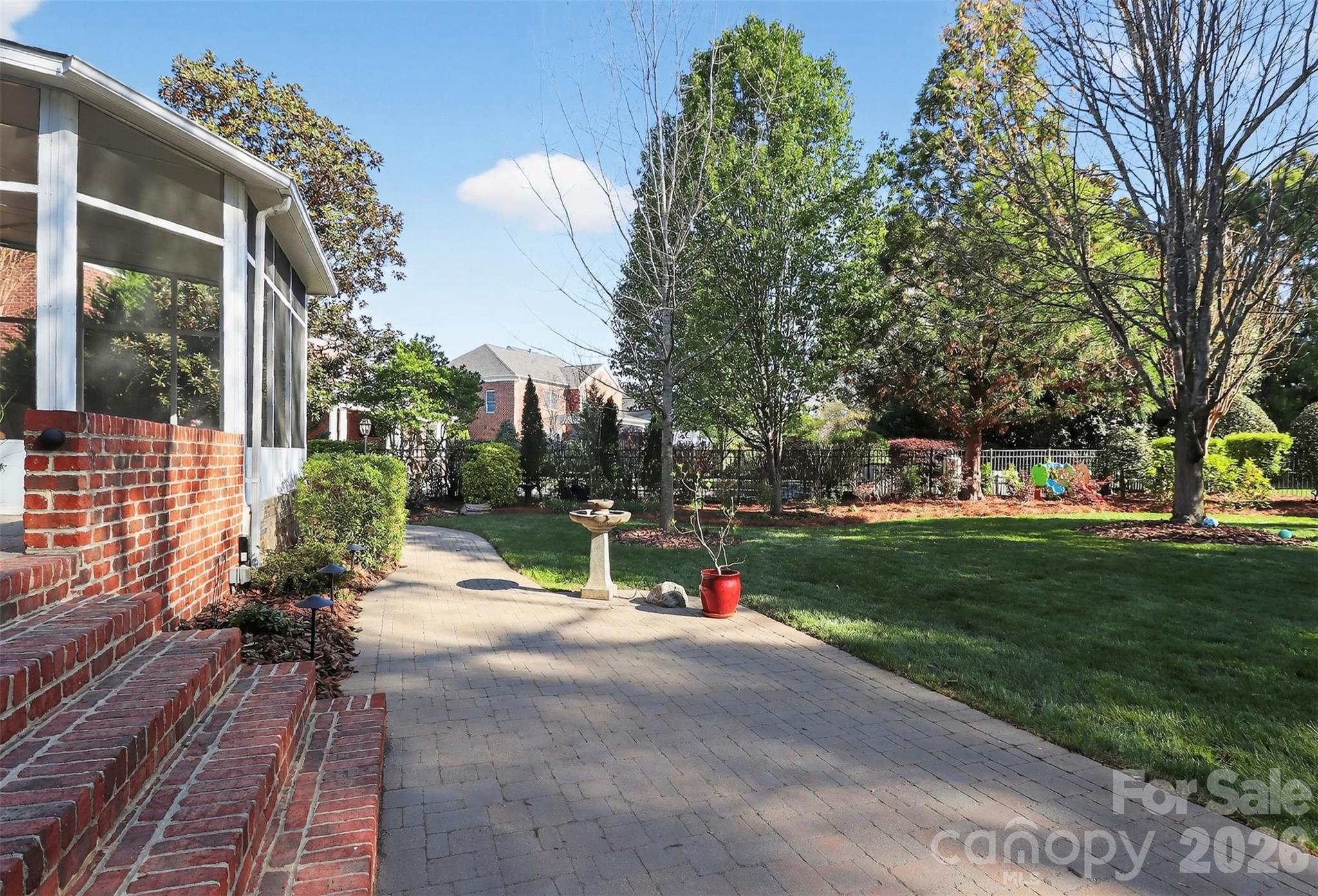 Country Club Estates - Residential