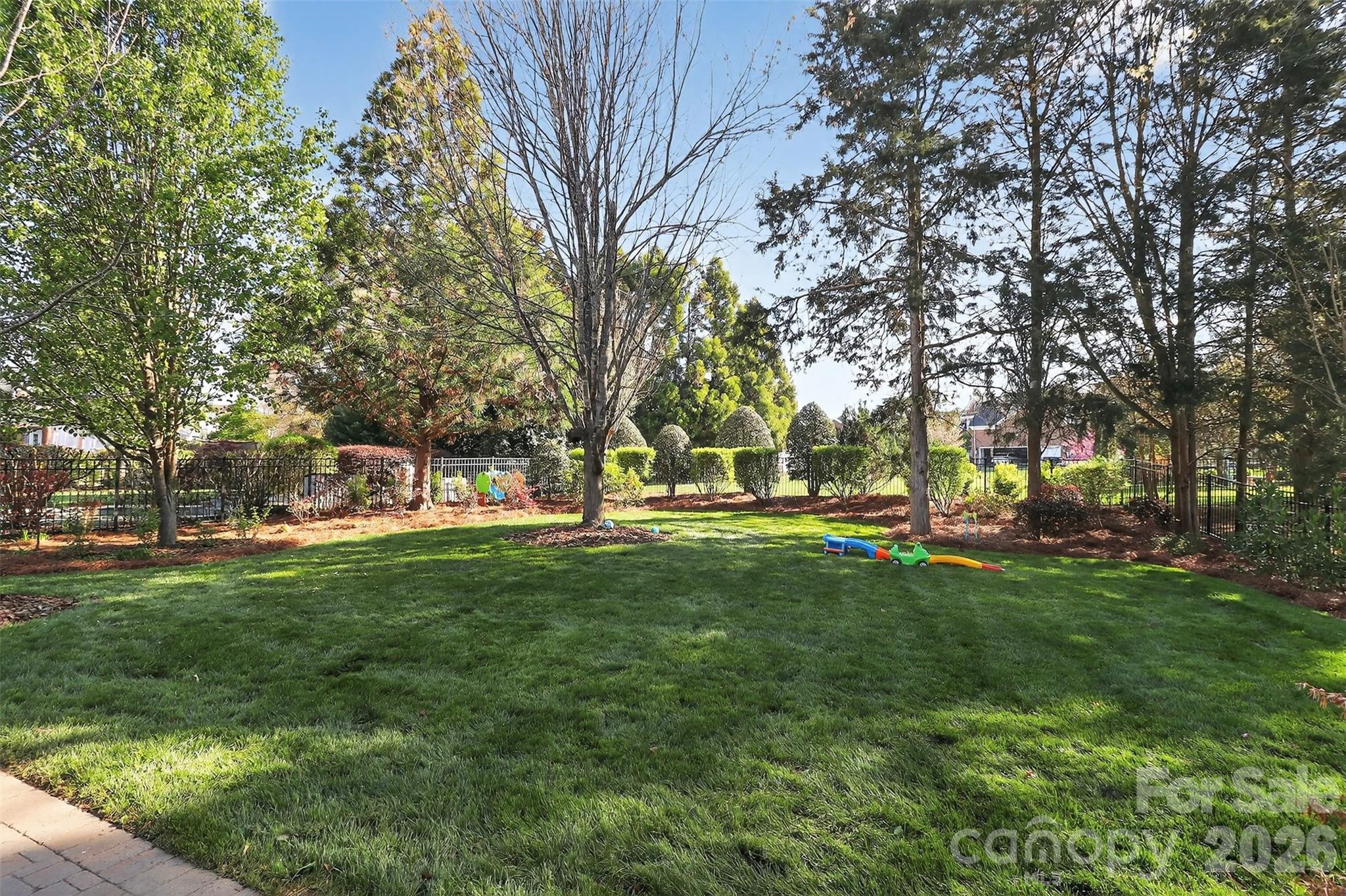 Country Club Estates - Residential