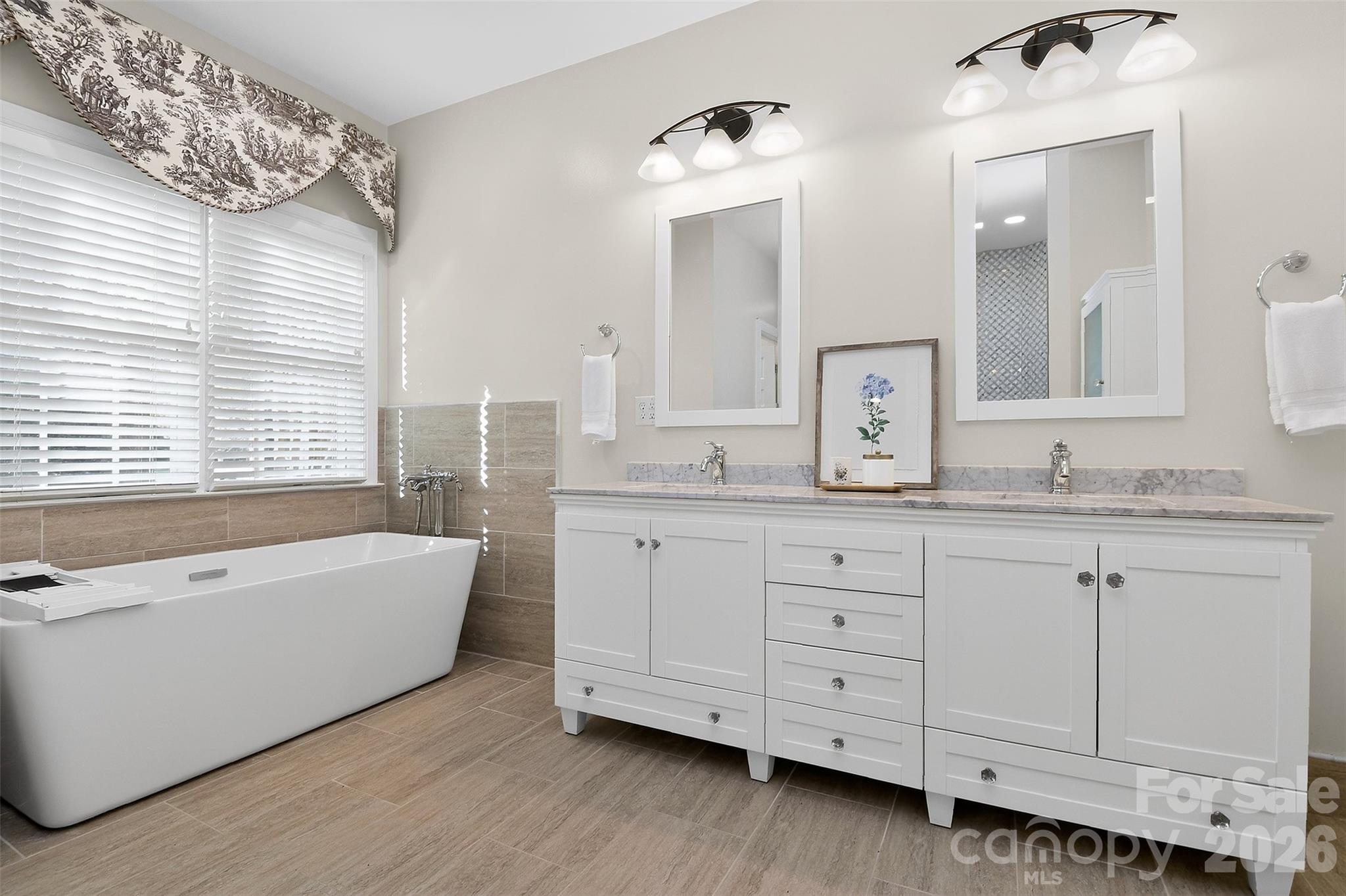 Country Club Estates - Residential