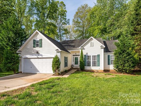 Photo of 9005 Shenington Place, Charlotte, NC 28216 (MLS # 4368220)