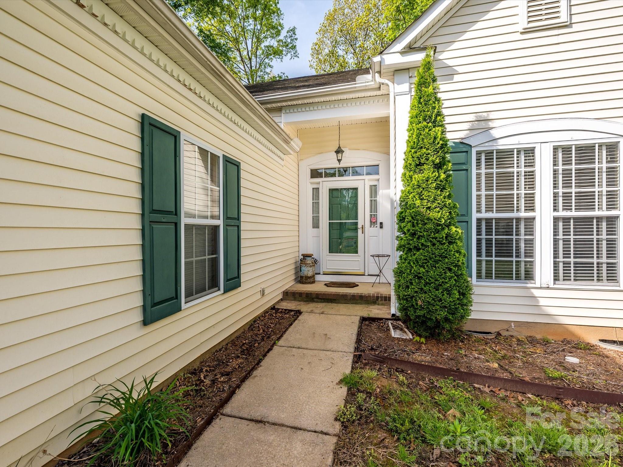 9005 Shenington Place