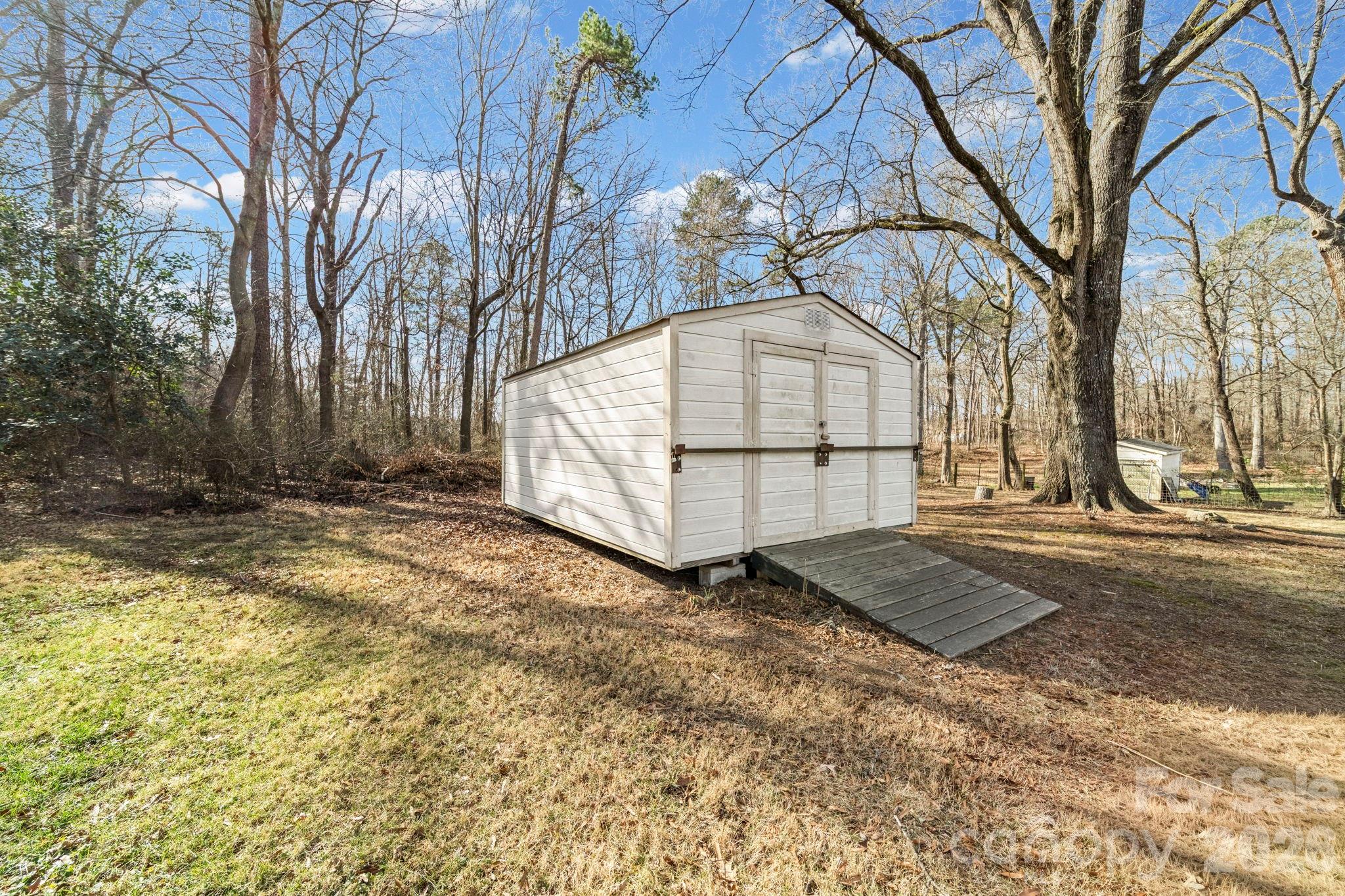 Country Manor - Residential