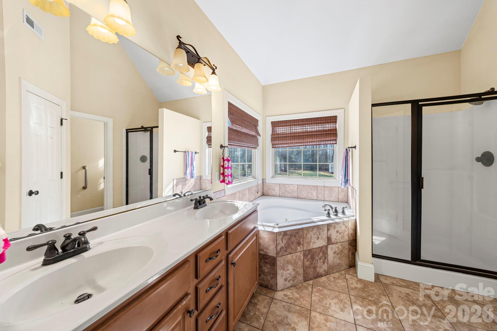 Country Manor - Residential