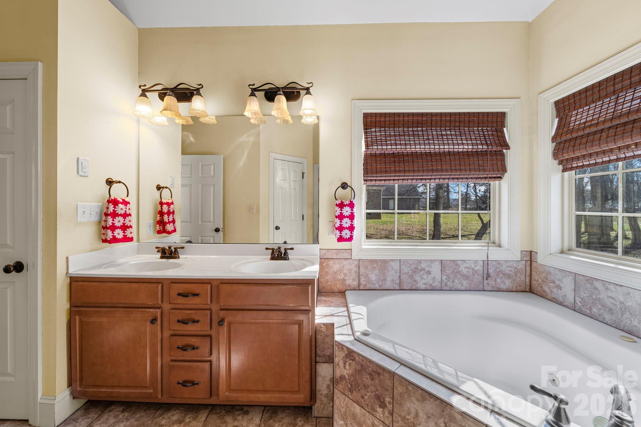 Country Manor - Residential